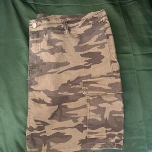Army fatigue skirt size 3x